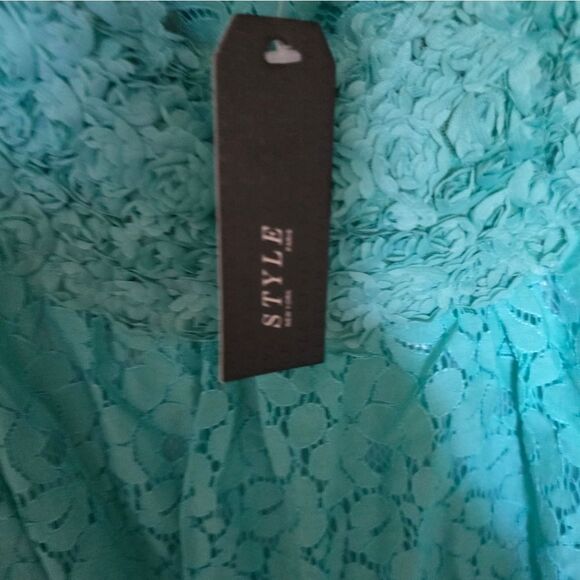 Style Aqua Lace Dress - Picture 4 of 4